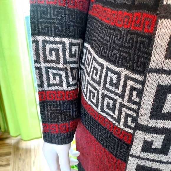 Grey & Burgundy Acrylic Cardigan with Greek Key Pattern Design. - Picture 8 of 12
